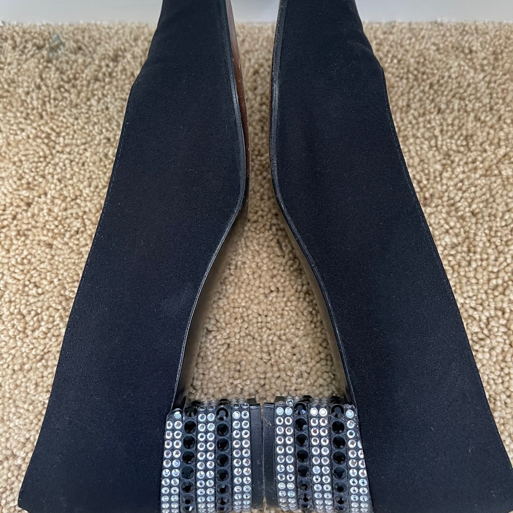 Gorgeous Stuart Weitzman crystal heels